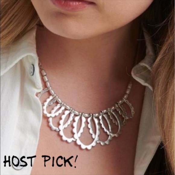 Lucky Brand Jewelry - NEW scalloped edge necklace